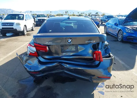 2016 BMW 328I xDrive z USA, uszkodzony, nr VIN WBA8E3C57GK502495